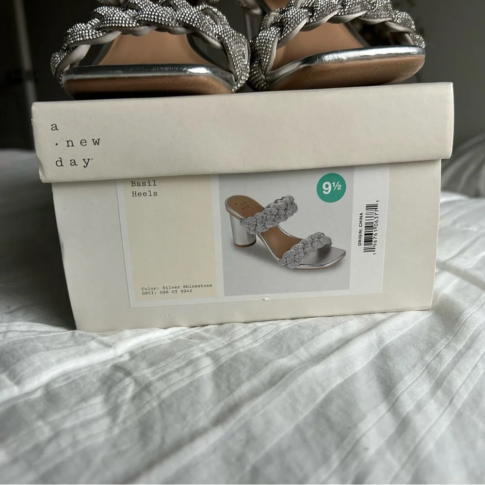A NEW DAY Basil Silver Rhinestone Braided Women's Heels shoes 9.5 NEW! - Picture 3 of 5